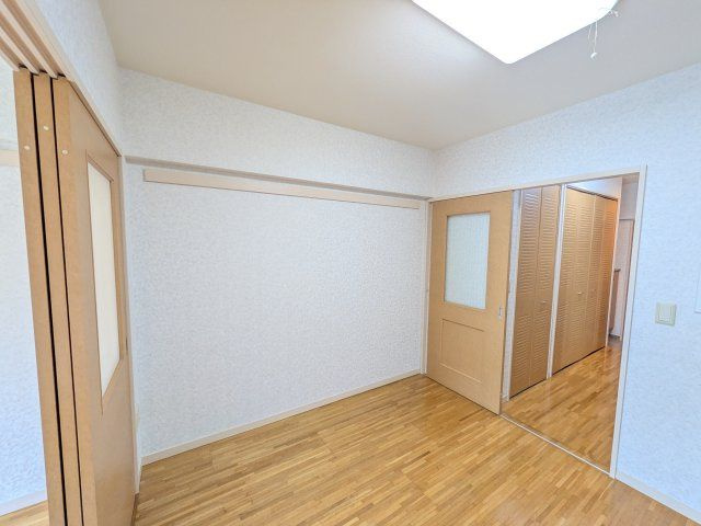 ロイヤルパーク多摩川の居間・リビング|※別号室の写真です。現況優先となります。