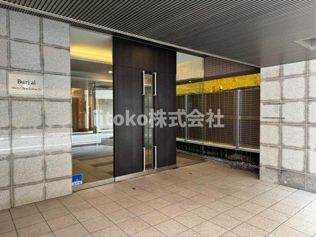 バージュアル新御徒町のエントランス