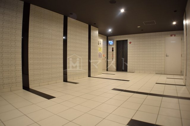 プライムアーバン御堂筋本町のロビー
