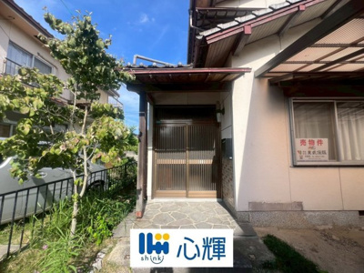 【玄関】 | 宇部市恩田町3丁目 中古住宅／5DK・2階建