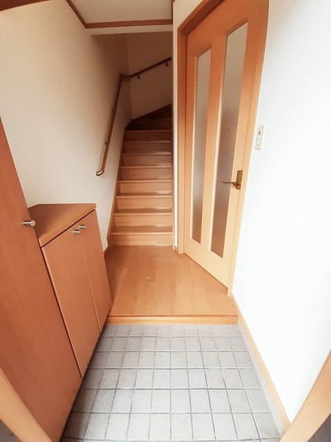 ラフレシール1番館の玄関