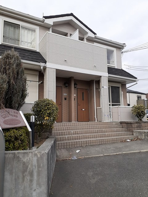 ラフレシール1番館のエントランス