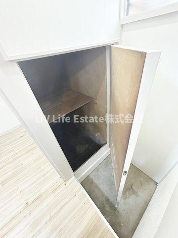 南町貸家の収納