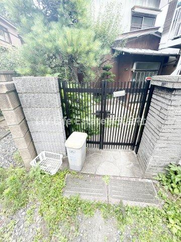 南町貸家のエントランス