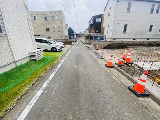 新築　前橋市川原町１丁目第１　1号館の前面道路含む現地写真|現地写真　東側接道幅員約4ｍ
