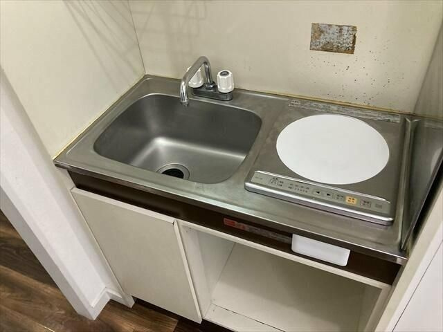 横浜市保土ケ谷区岡沢町のアパートのキッチン