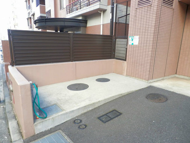 【駐車場】ドゥーエ横濱台町