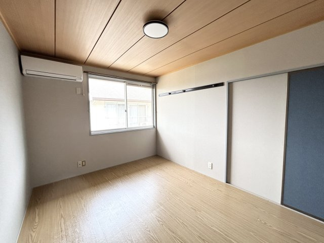 ユートピア三宅B棟の洋室