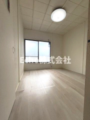大阪府寝屋川市黒原旭町 戸建ての居間・リビング