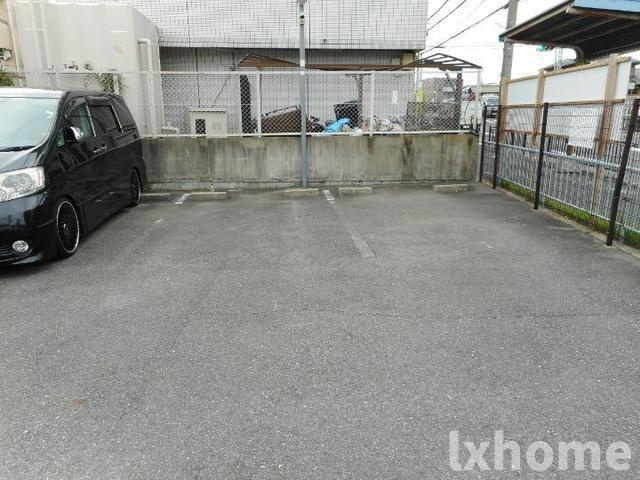 エストソレイユの駐車場