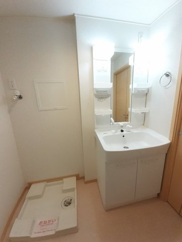 アンビエンテ南庄町　Ｂの洗面所|コンパクトで使いやすい洗面所