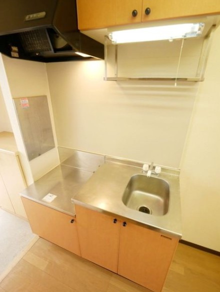 相模原市中央区淵野辺本町４丁目のアパートのキッチン
