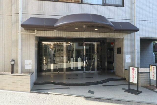 フロール巣鴨のエントランス