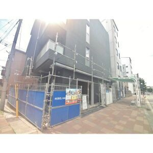 ホワイトハウス水道筋のエントランス