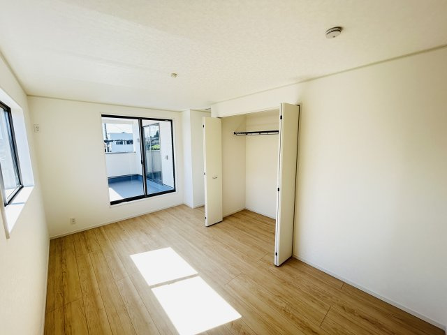 新築　前橋市粕川町女渕第３　クレイドルガーデン　1号館の収納|現地写真　それぞれのお部屋に収納スペースがあるのでお片付け上手で室内もスッキリ♪
		
　						
