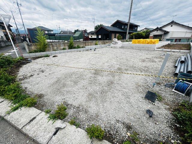 新築　前橋市粕川町女渕第３　クレイドルガーデン　1号館の駐車場|現地写真　駐車スペースは並列3台分可能です！
