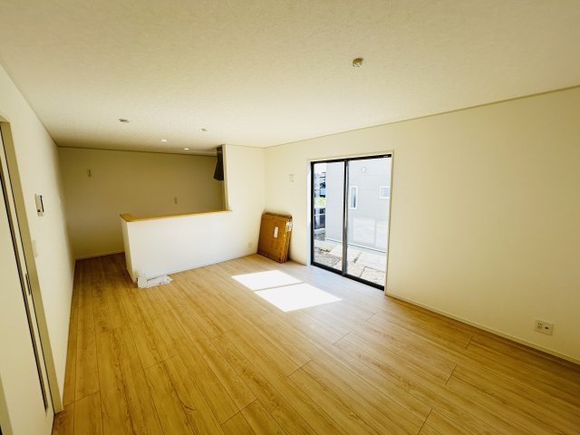 新築　前橋市粕川町女渕第３　クレイドルガーデン　1号館の居間・リビング|現地写真　家族の会話が弾む対面キッチン。お子様の様子も確認できて安心ですね。
