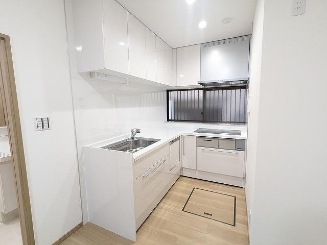 長尾元町7丁目　中古一戸建てのキッチン|システムキッチン　食器洗い乾燥機
■物件内覧・資金計画相談・住宅ローン相談、リフォーム相談、お問合せ受付中■
※当日・翌日のご内覧、ご相談はお電話でのお問合せがスムーズです！