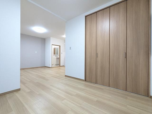 長尾元町7丁目　中古一戸建ての居間・リビング|洋室4.5帖
■物件内覧・資金計画相談・住宅ローン相談、リフォーム相談、お問合せ受付中■
※当日・翌日のご内覧、ご相談はお電話でのお問合せがスムーズです！