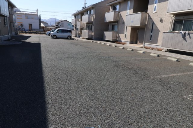 グリッター ヴィヴィ　Ｄの駐車場