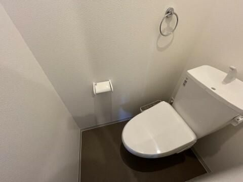 ジーメゾン春日部豊町のトイレ
