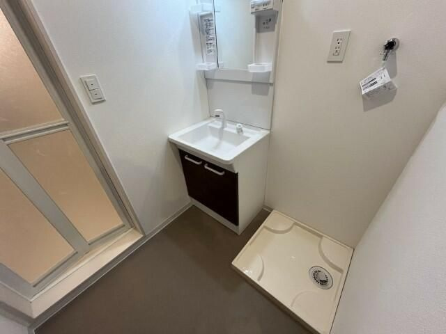 ジーメゾン春日部豊町の独立洗面台
