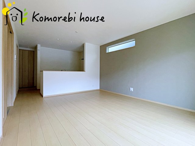 さいたま市西区三橋6丁目489番　新築一戸建て　ハートフルタウン　Aの居間・リビング|26.8.28　撮影済み