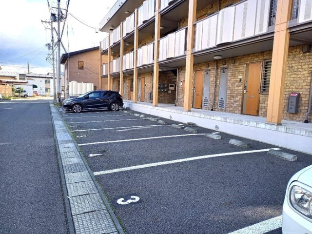 クレインハイム　Ａの駐車場