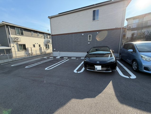 フェリス逢妻Ⅲの駐車場