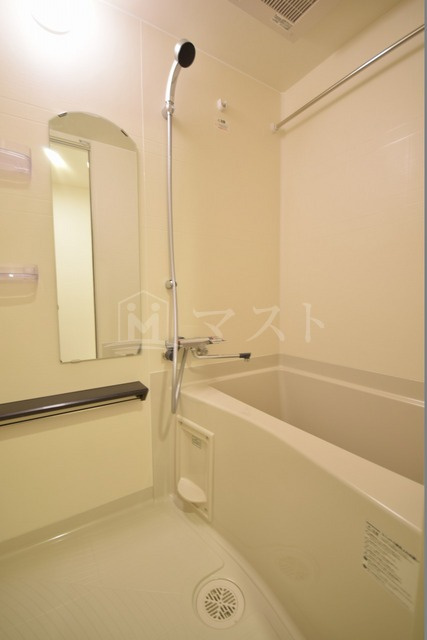 プレサンス梅田の浴室
