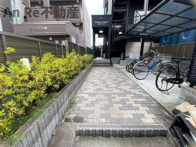 鳩ヶ谷ハウスのエントランス