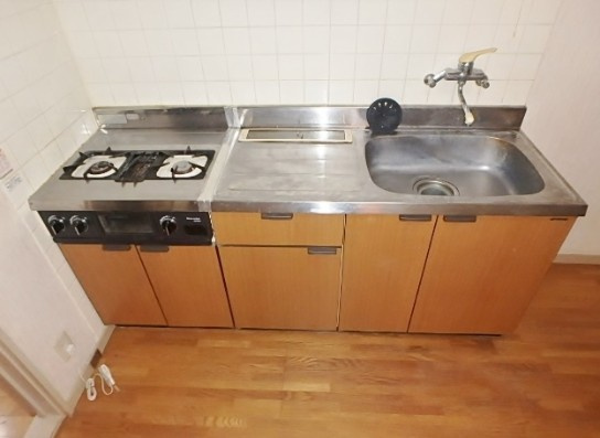 相模原市中央区すすきの町のアパートのキッチン