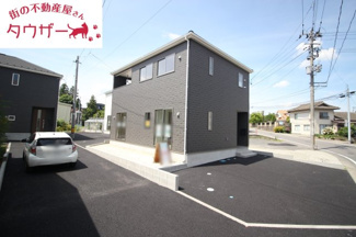 【外観】 | 富田小学校・富田中学校区　GRADLE GAEDEN 郡山市富田町　第２３　全３棟　１号棟 | 駐車スペース３台～４台可能です！　外水道もついていますので洗車に便利です♪