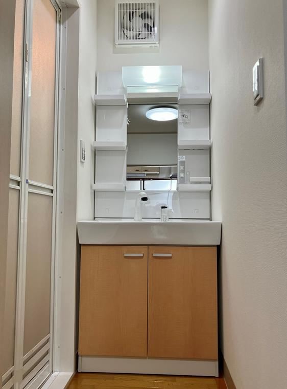八広戸建の洗面所