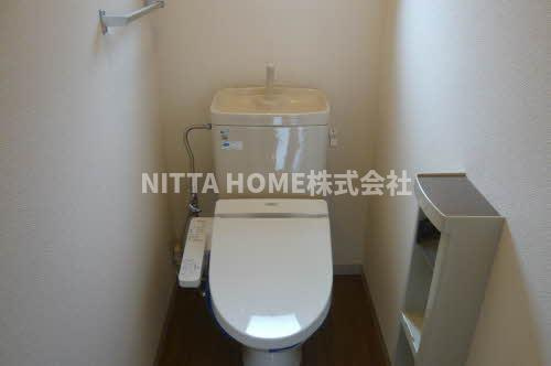 クレールのトイレ|暖房洗浄付きのトイレです＊