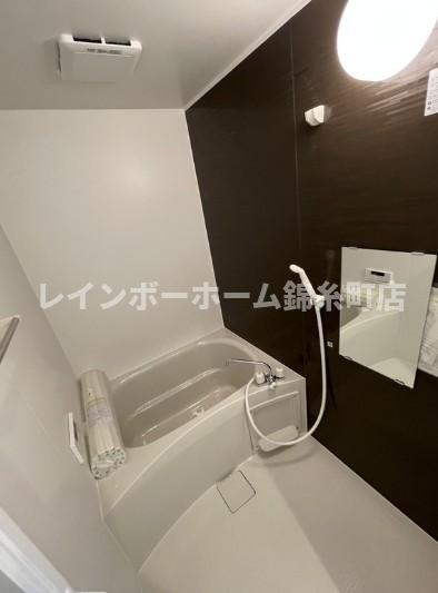 ラフレーズ西新井の浴室