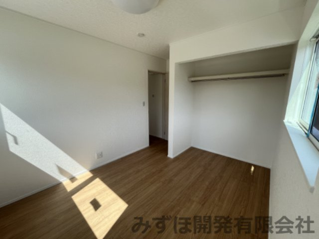 天童市荒谷89-1の洋室|キッチン奥洋室の収納です