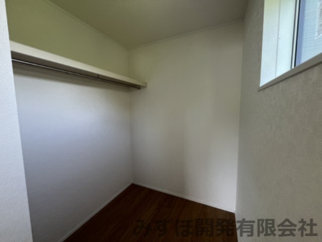 天童市荒谷89-1の収納|9/14　左手側の洋室　収納です