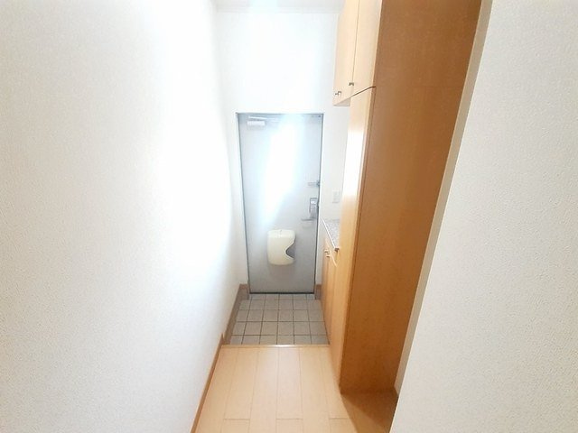 コートデイジーＢの玄関