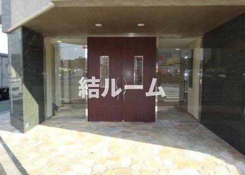 板橋区双葉町の賃貸マンションのエントランス