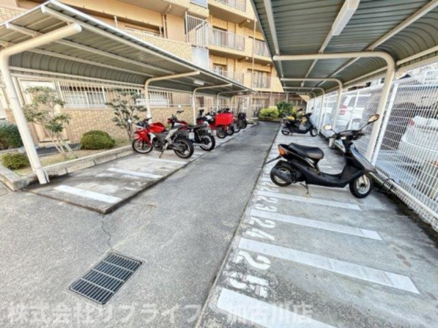 センチュリー加古川粟津のその他共用部分|バイク置場