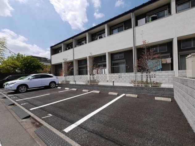 八王子市南大沢１丁目のアパートの駐車場