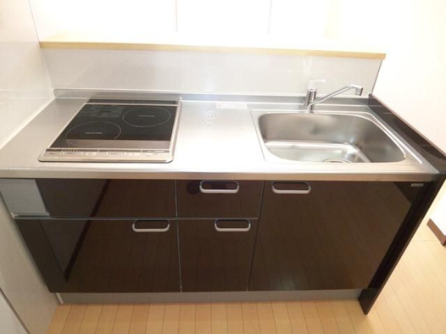 八王子市南大沢１丁目のアパートのキッチン