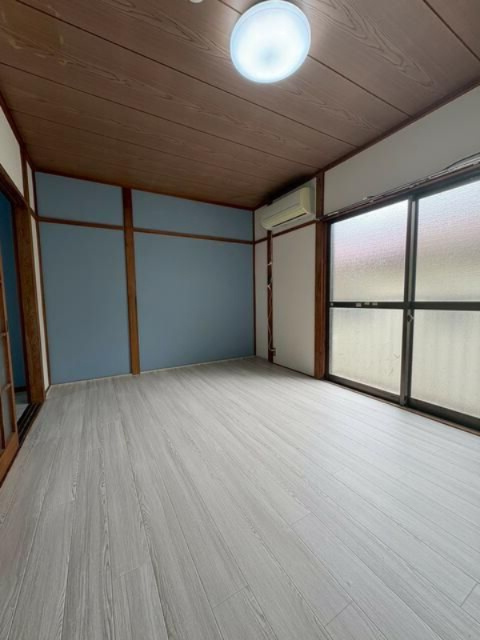 八王子市長沼町のアパートの居間・リビング