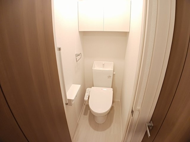 シャイニードリーム　Ｂのトイレ|落ち着いた色調のトイレです