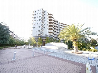 ヨコハマオールパークス第四街区の外観