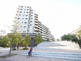 ヨコハマオールパークス第四街区の外観