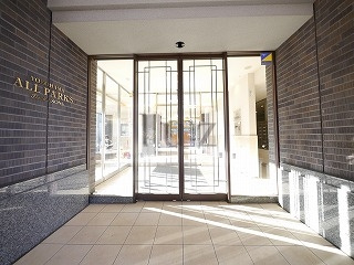 ヨコハマオールパークス第四街区のエントランス