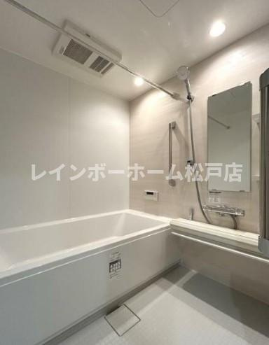 Ｅｌｅｇａｎｔｅ　Ｓｅｒｅｎｏの浴室|落ち着いた空間のお風呂です