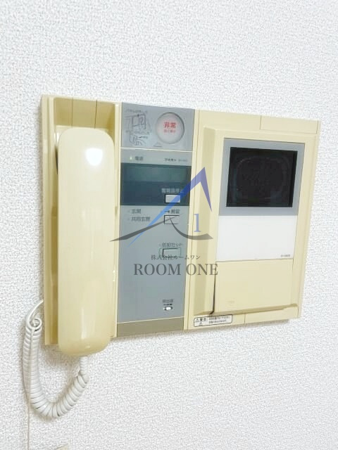 ルーブル多摩川弐番館の内装|モニター付きインターホンです。